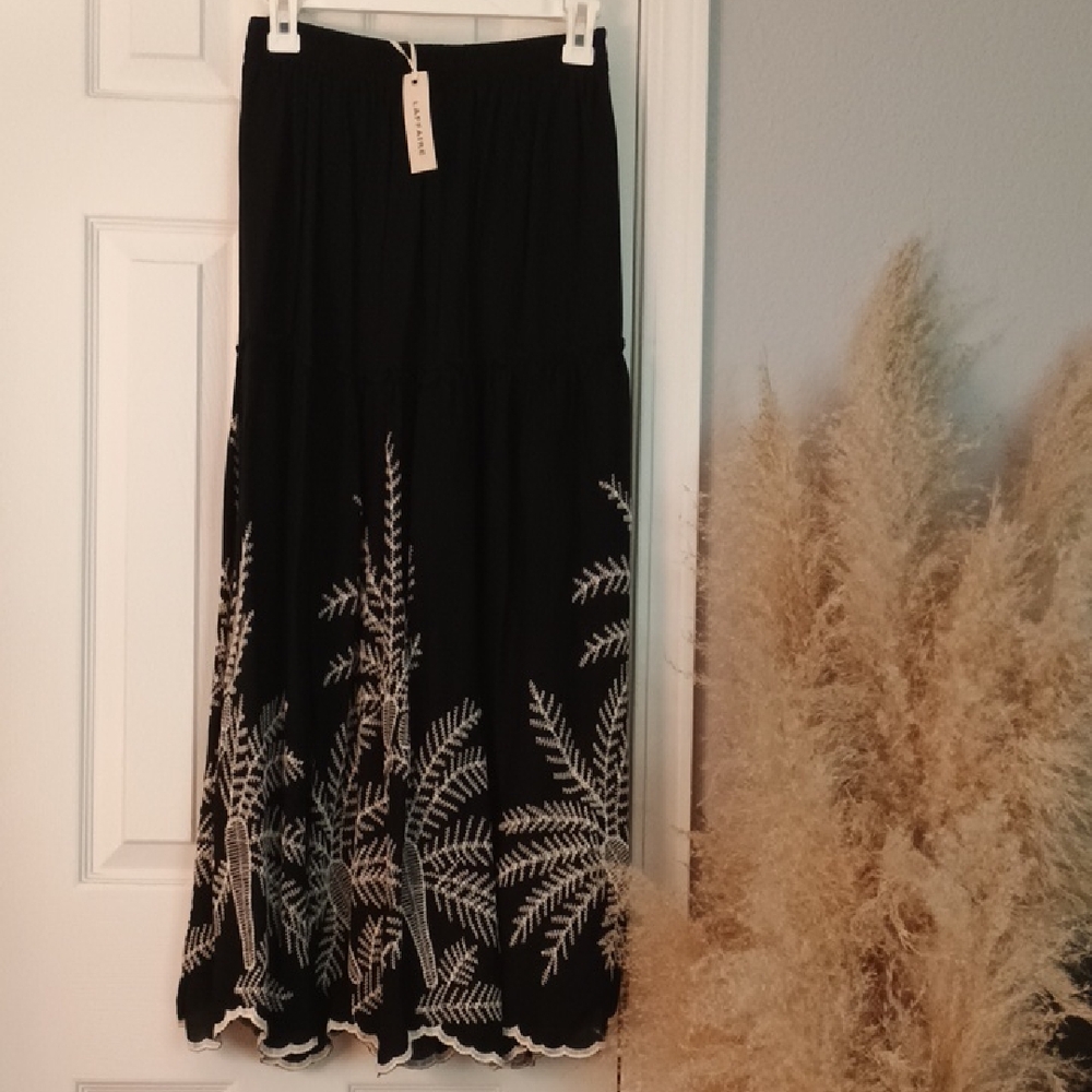 Black and White Fern Print Skirt